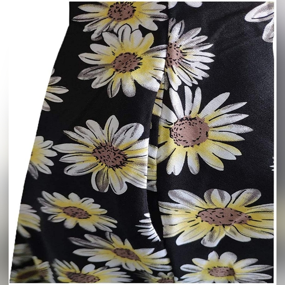 Women's Cocktail Party Dress with Cap Sleeves and Pockets - Picture 5 of 7